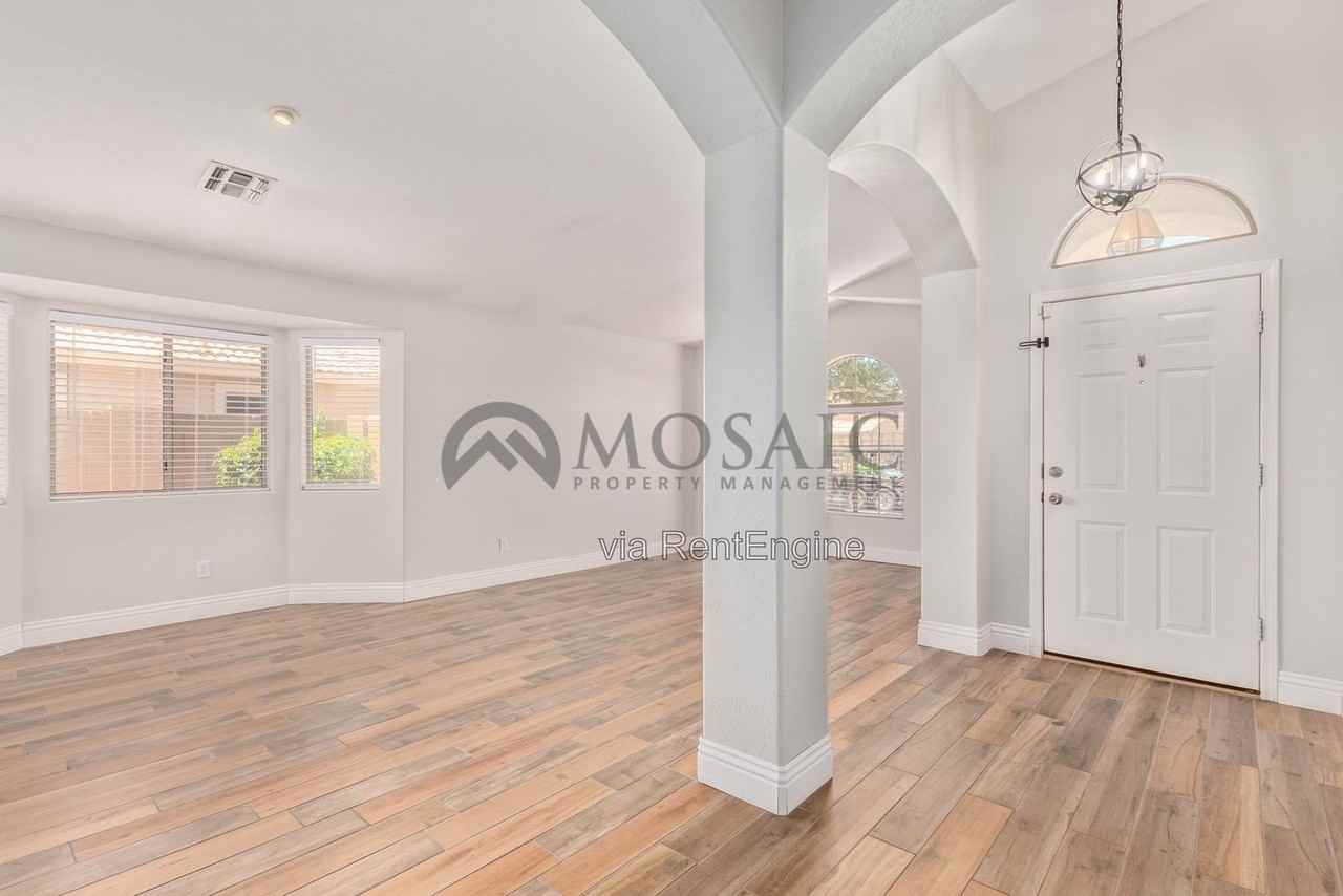 3381 E Flamingo Ct - Photo 3 of 35