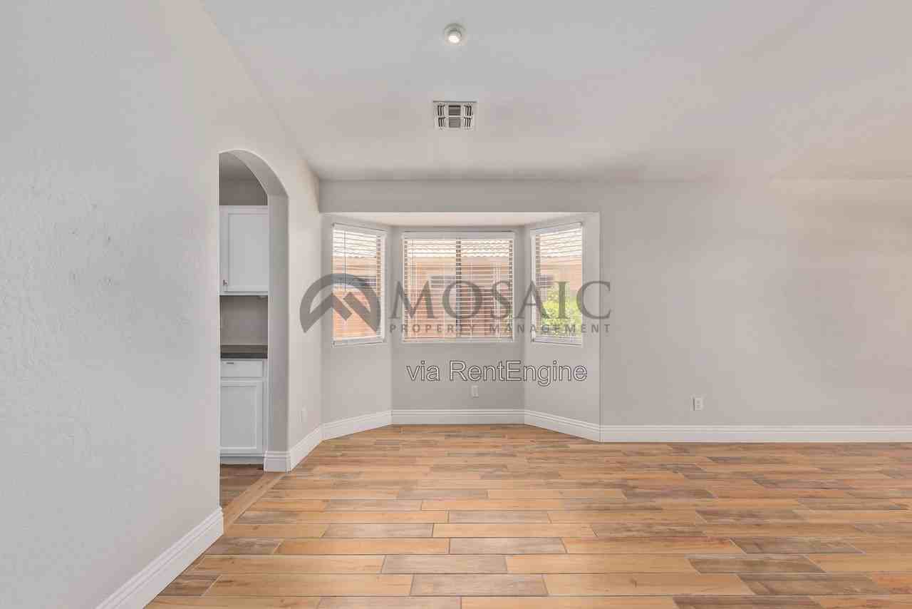 3381 E Flamingo Ct - Photo 4 of 35