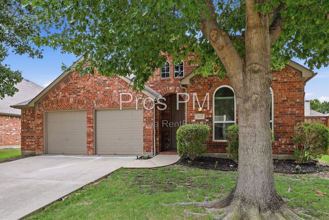 2432 Chesterwood Dr - Photo 4 of 46
