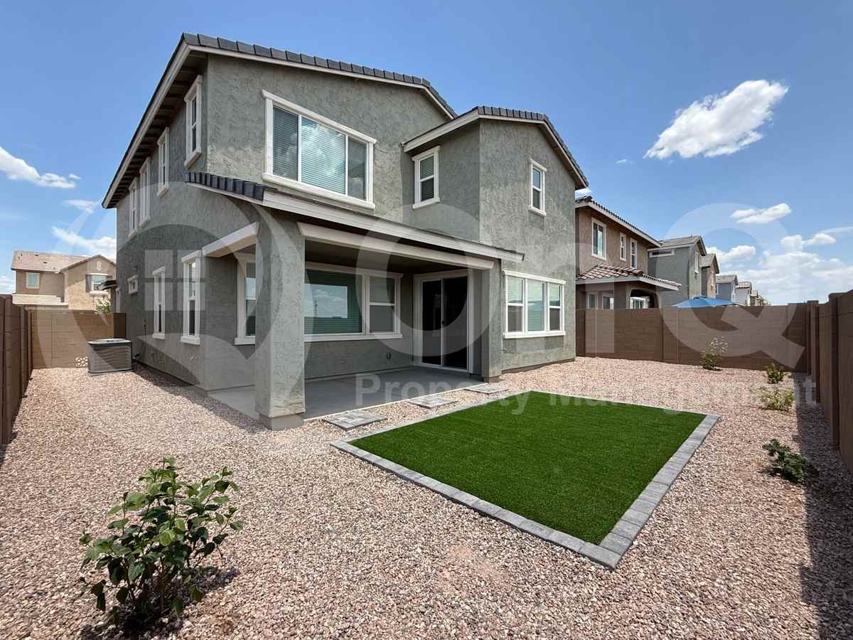 8239 E Petunia Ave - Photo 6 of 35