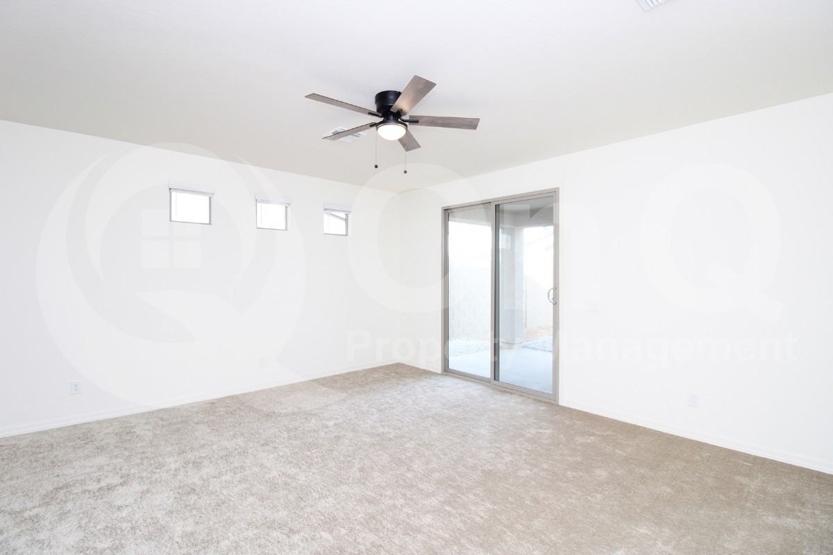 5734 W Getty Dr - Photo 6 of 24