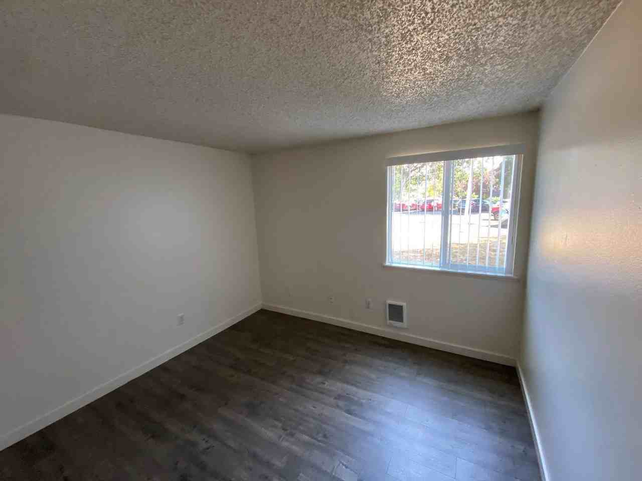 319 Senate St Nw - Photo 7 of 11