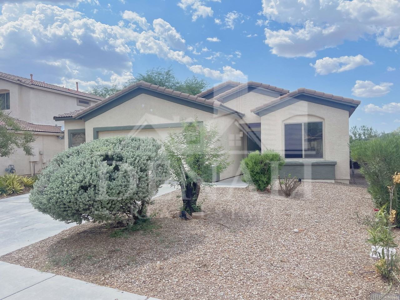 11786 W Fordson Dr - Photo 2 of 22