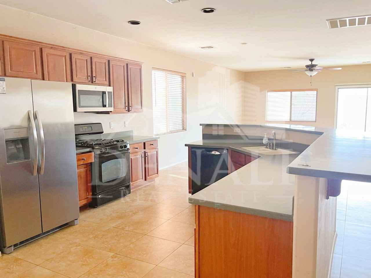 11786 W Fordson Dr - Photo 3 of 22