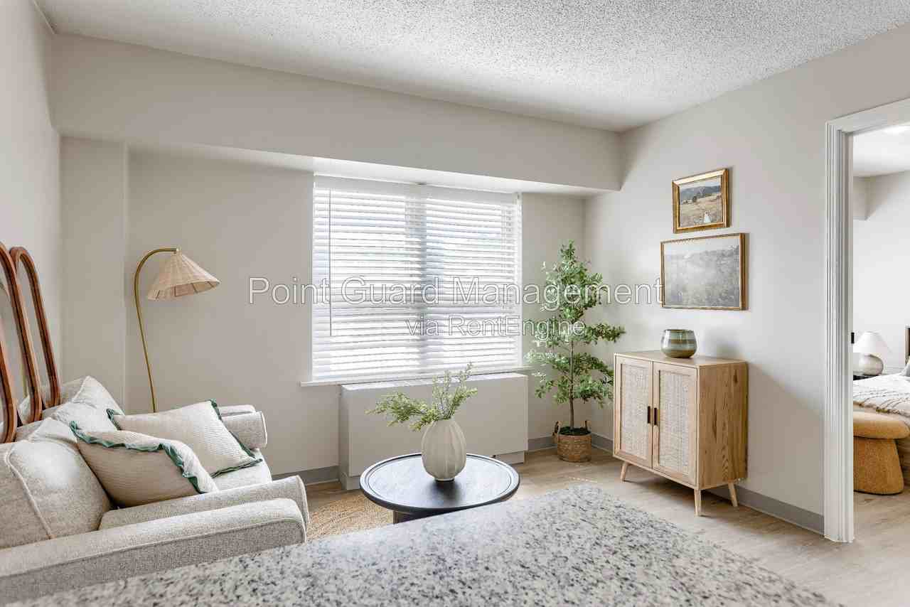 7300 Graceland Dr #330