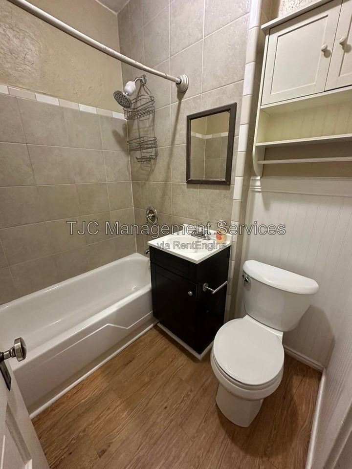 865 S Grant St - Photo 2 of 9