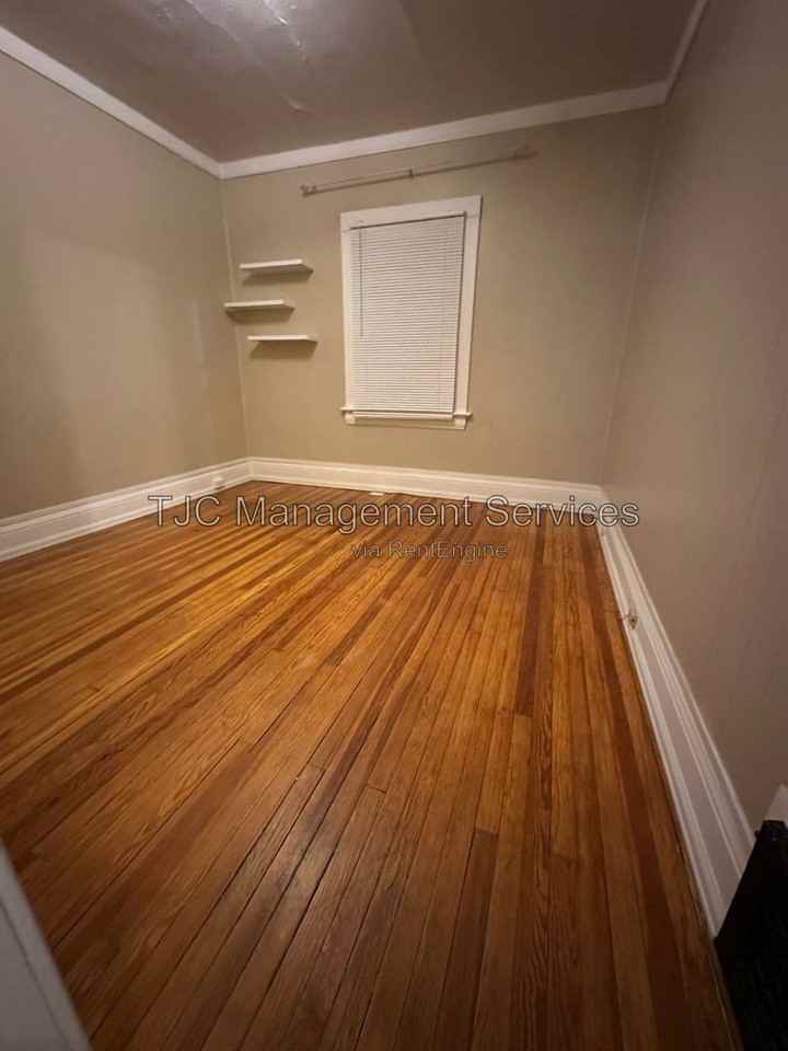 865 S Grant St - Photo 3 of 9
