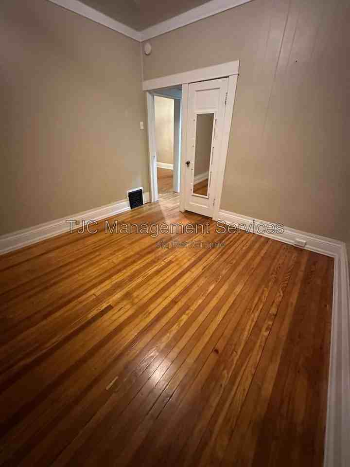865 S Grant St - Photo 4 of 9