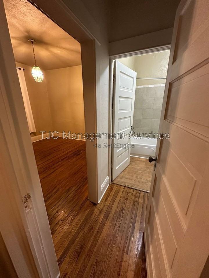 865 S Grant St - Photo 5 of 9