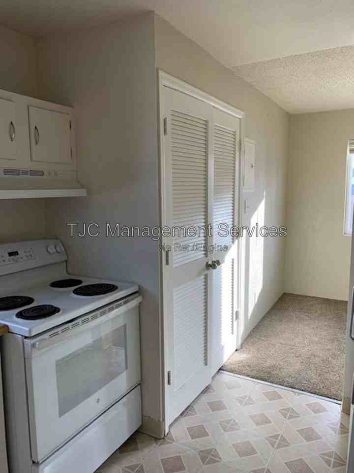 3652 Teller St - Photo 5 of 10
