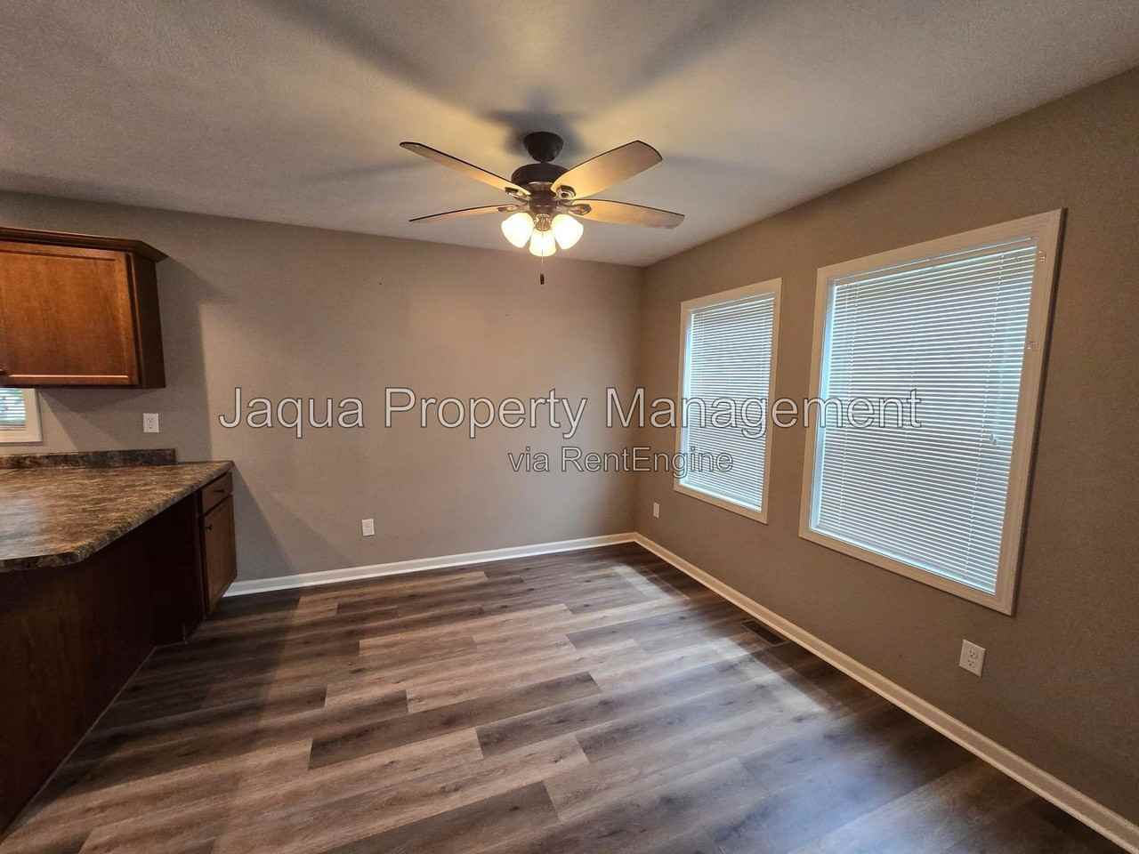 10574 Stadium Dr - Photo 5 of 24