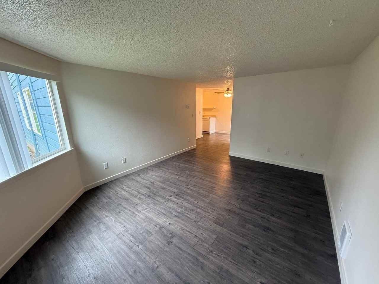 421 Senate St Nw - Photo 3 of 23