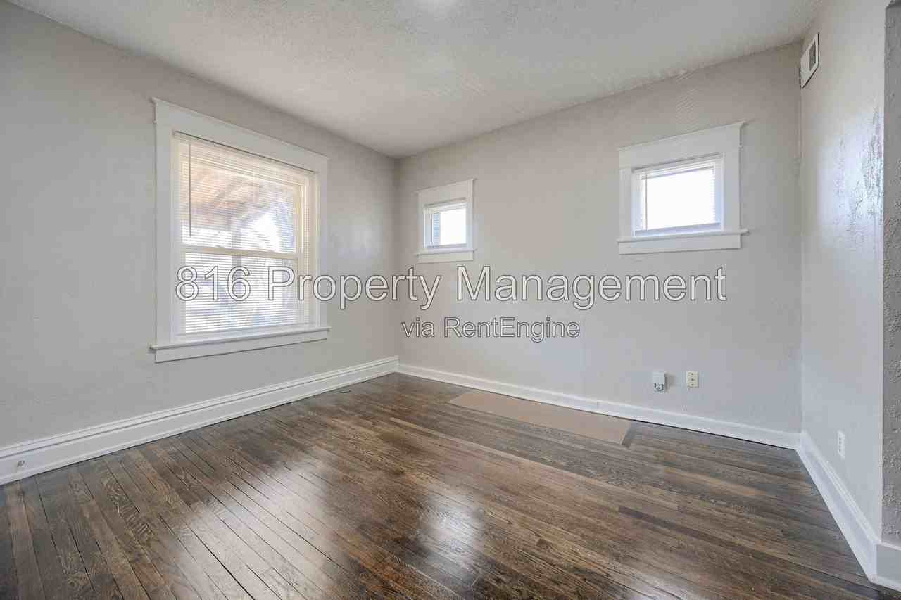 2416 E 22nd St #2W - Photo 2 of 19