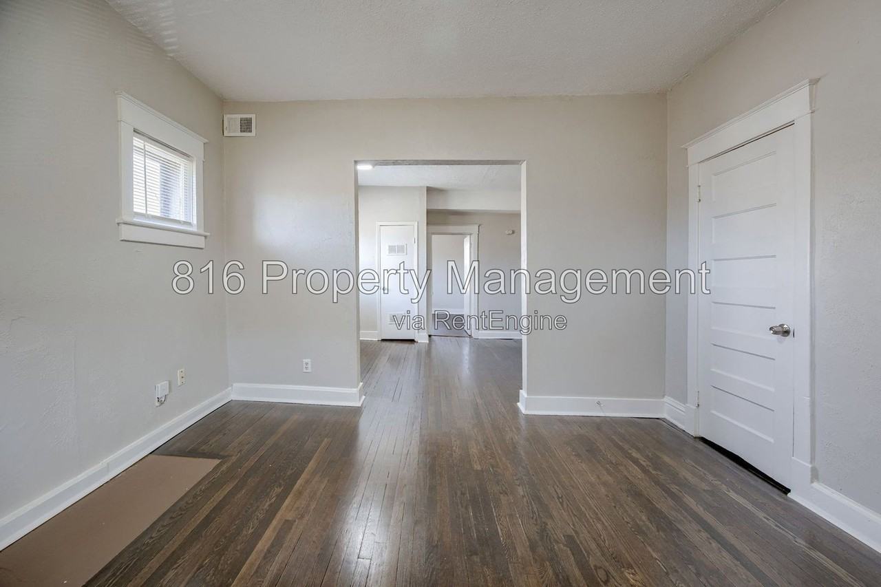 2416 E 22nd St #2W - Photo 4 of 19