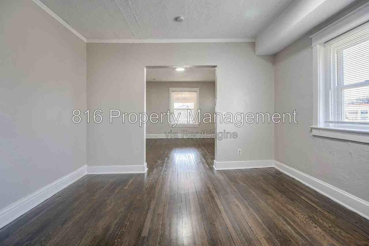 2416 E 22nd St #2W - Photo 5 of 19