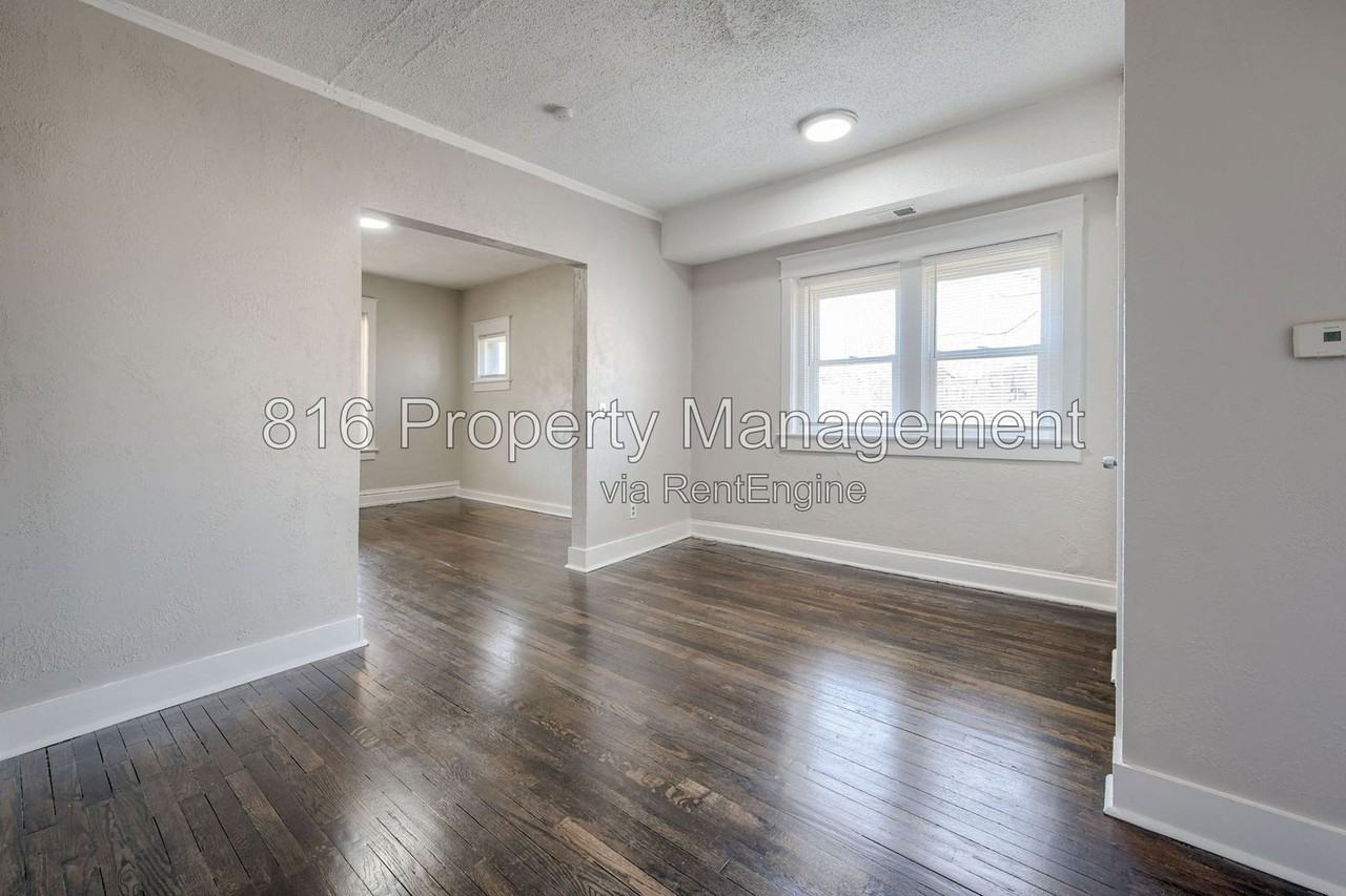 2416 E 22nd St #2W - Photo 6 of 19