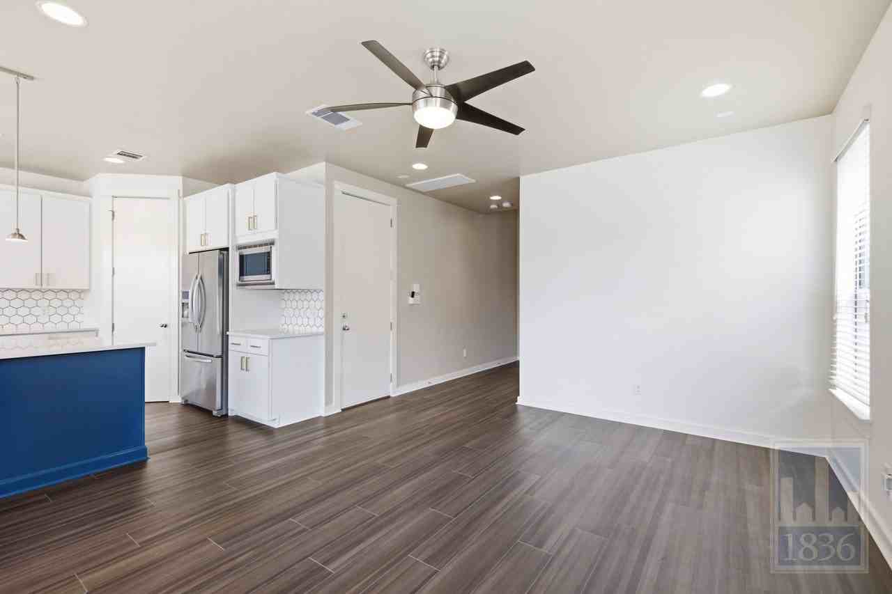 3109 Corbin Ln - Photo 6 of 50