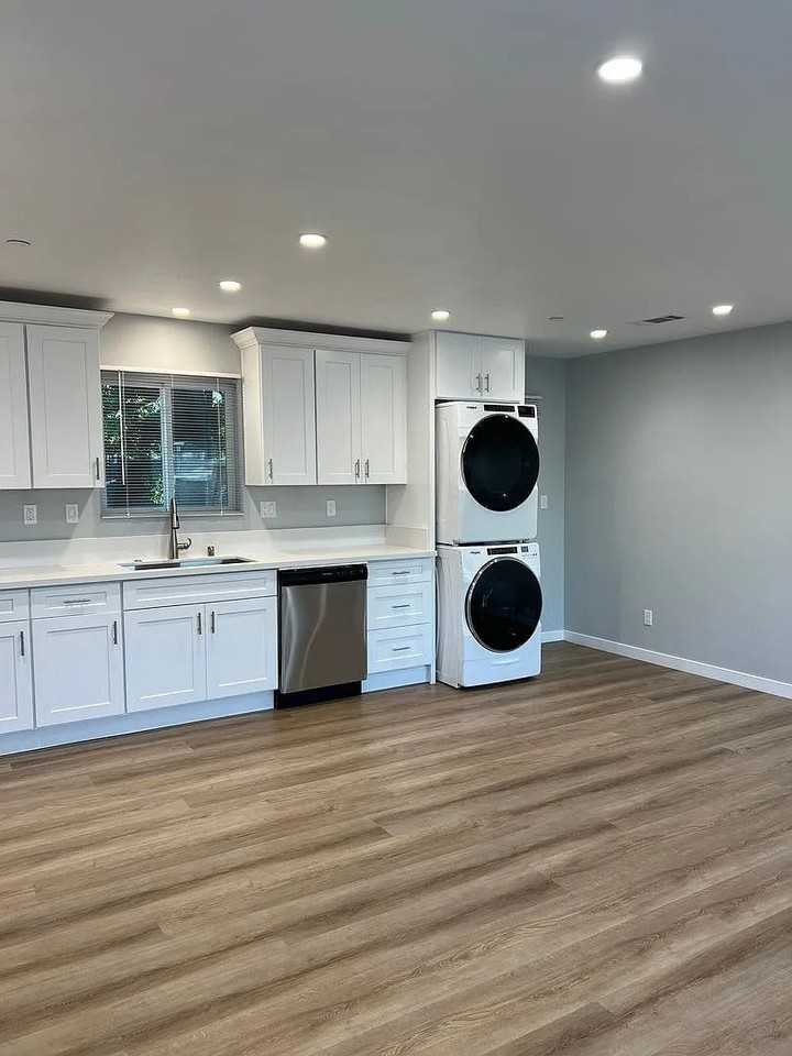 2204 Conquista Ave #2206 - Photo 4 of 25