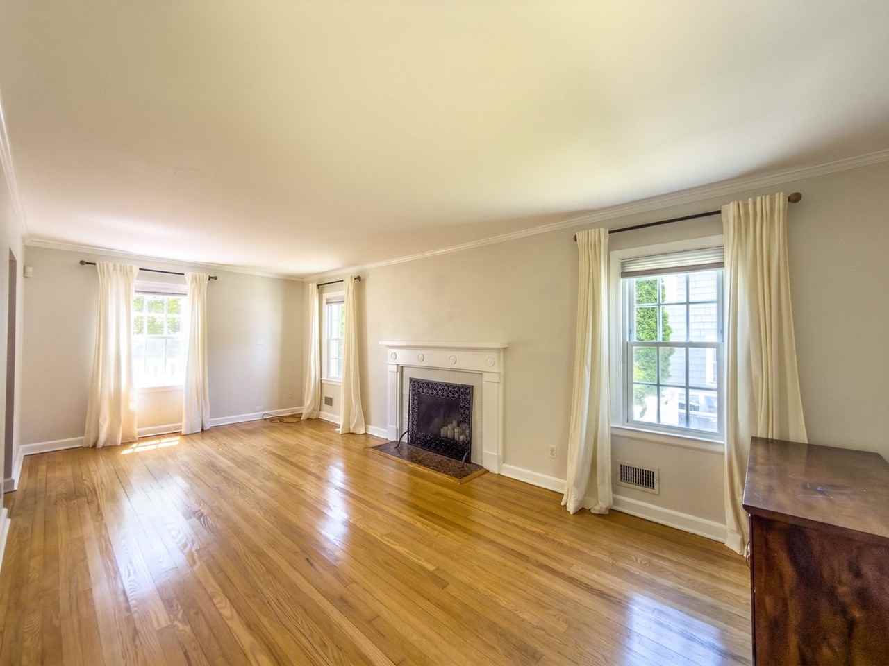 65 Buell St - Photo 3 of 31