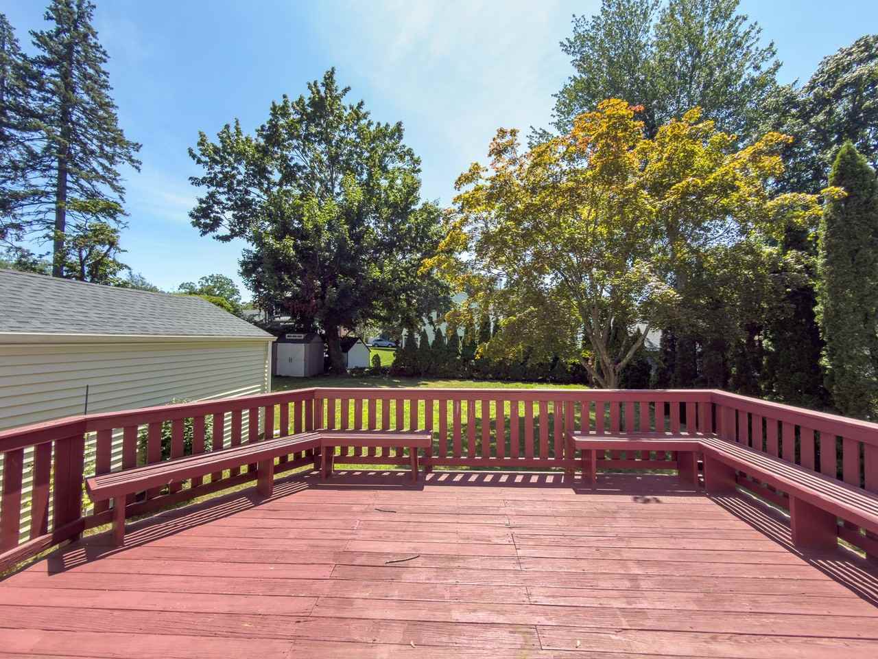 65 Buell St - Photo 5 of 31