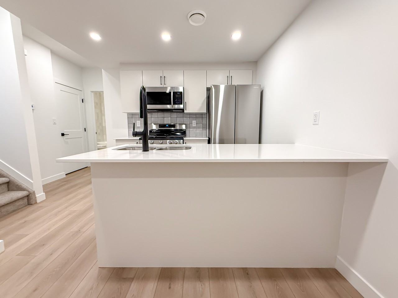 12407 122 Avenue NW, Edmonton - Photo 2 of 11