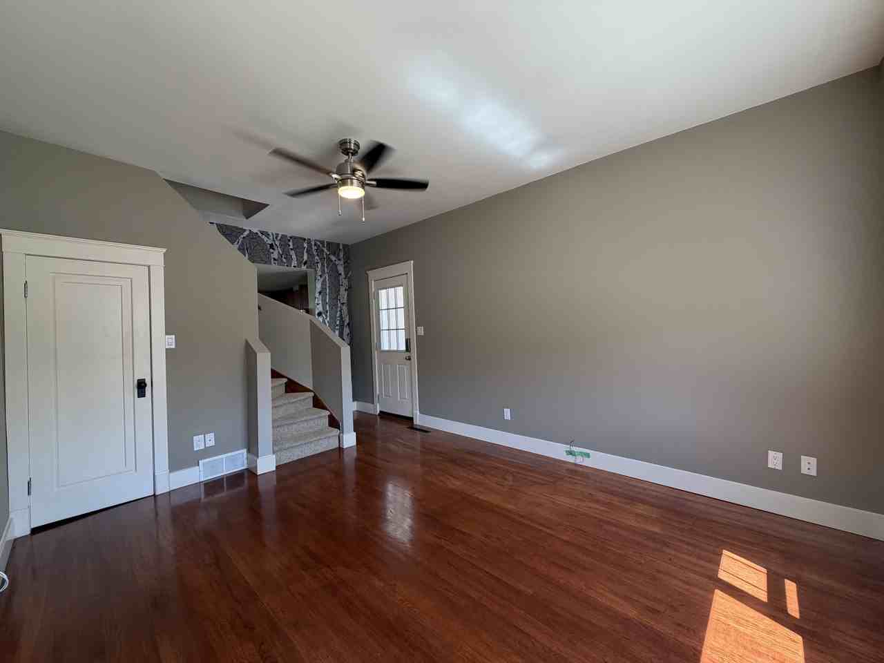 2514 211 Street - Photo 4 of 34