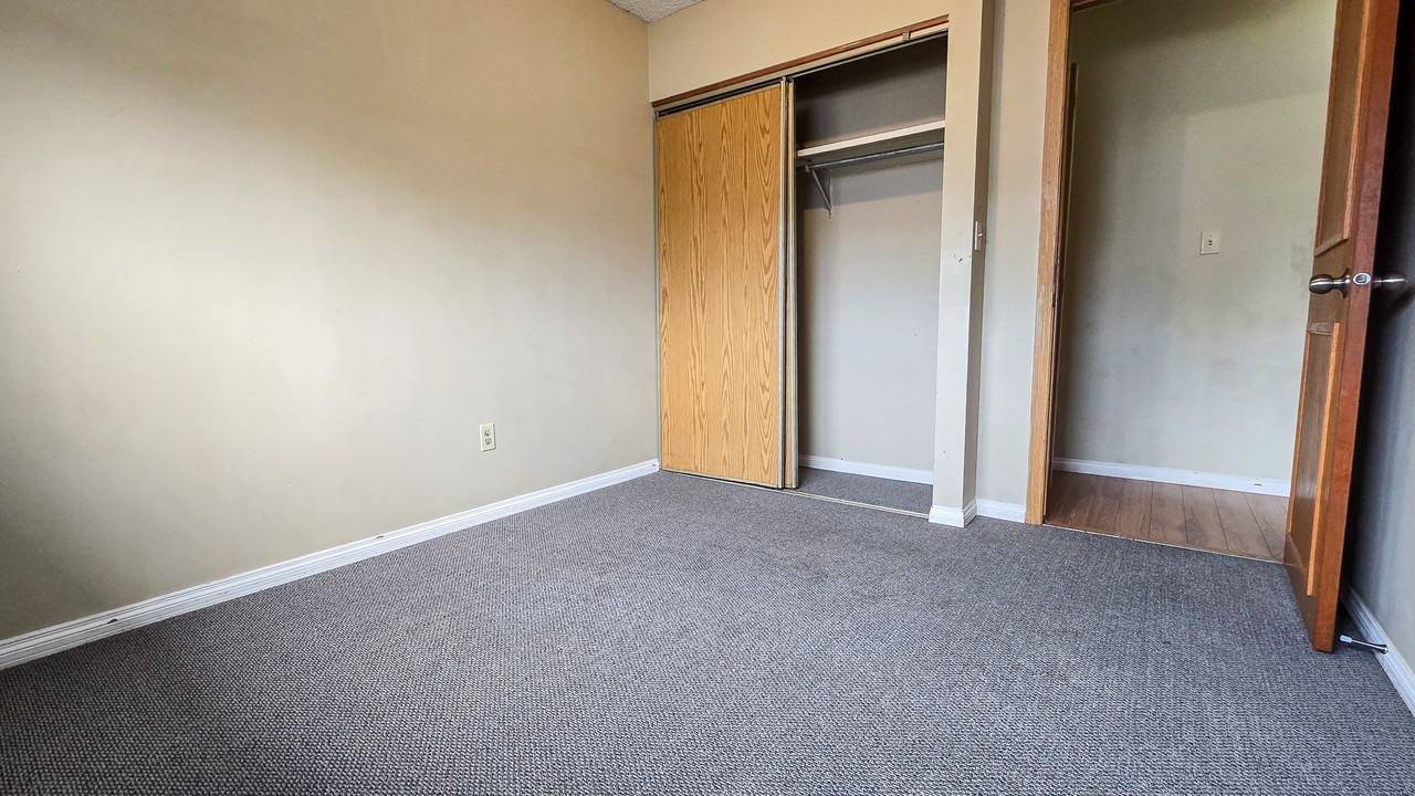 1513 36 St Se - Photo 7 of 24