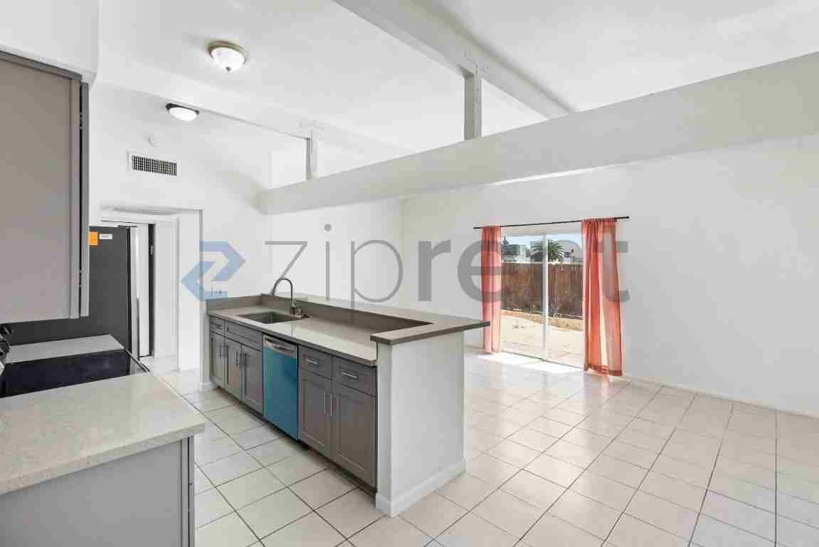 221 Milinane Dr - Photo 2 of 28