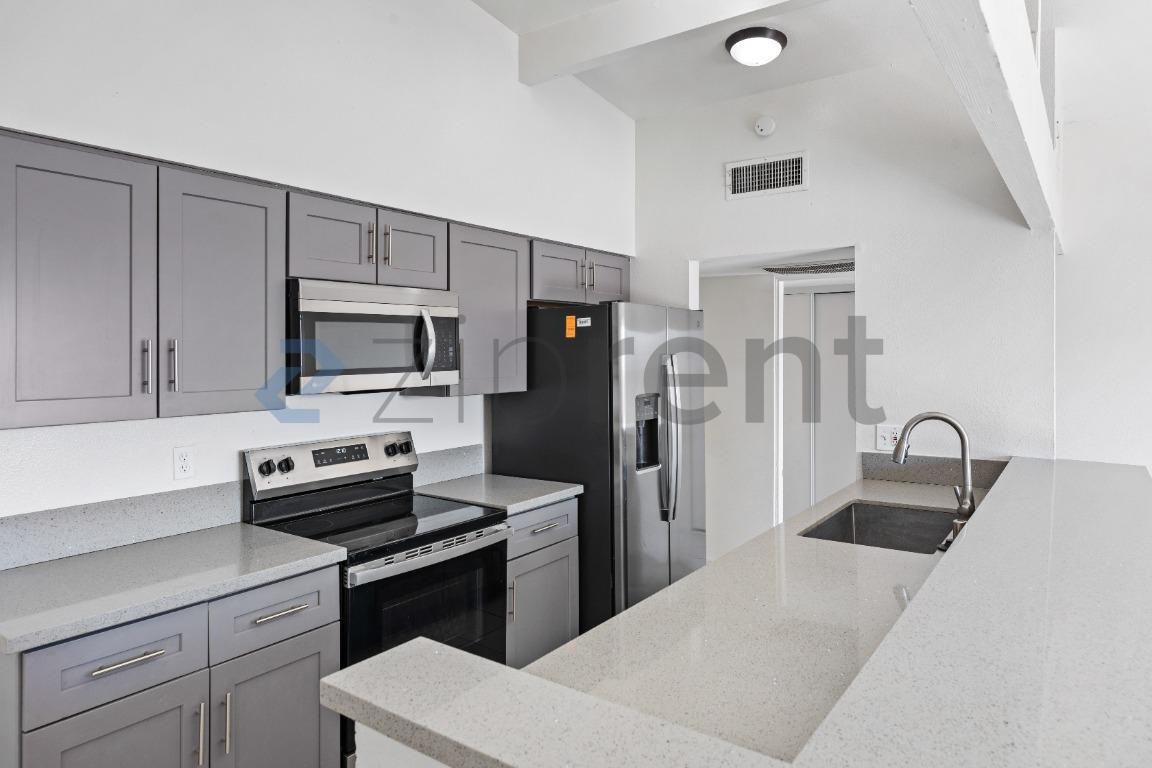 221 Milinane Dr - Photo 4 of 28