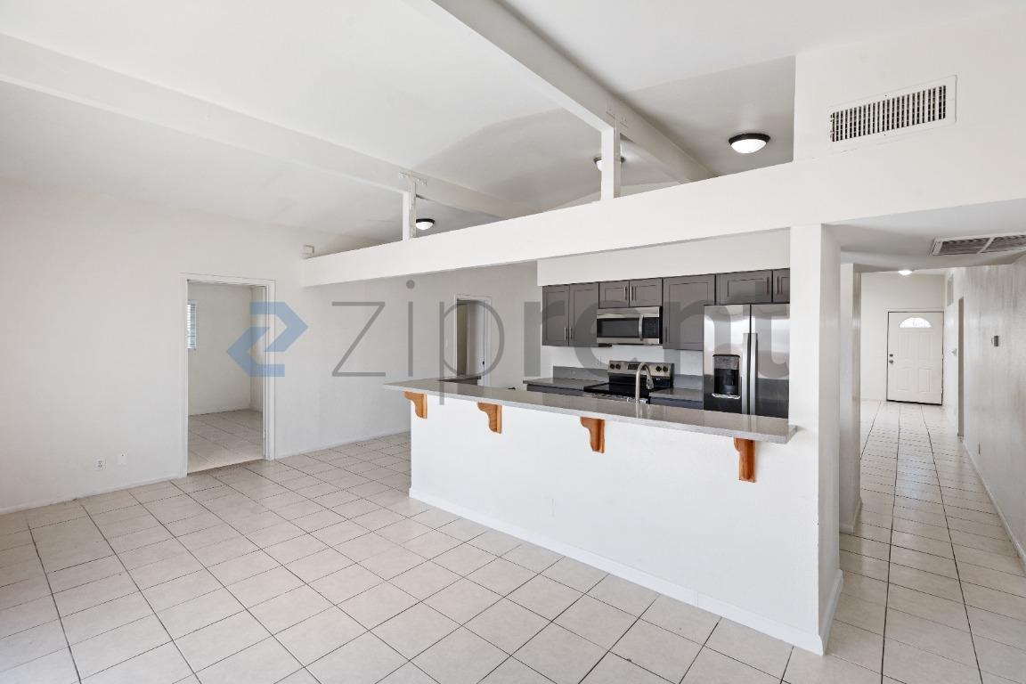 221 Milinane Dr - Photo 7 of 28