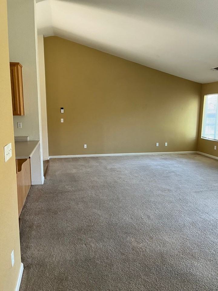 550 Castlerock Ave - Photo 6 of 20