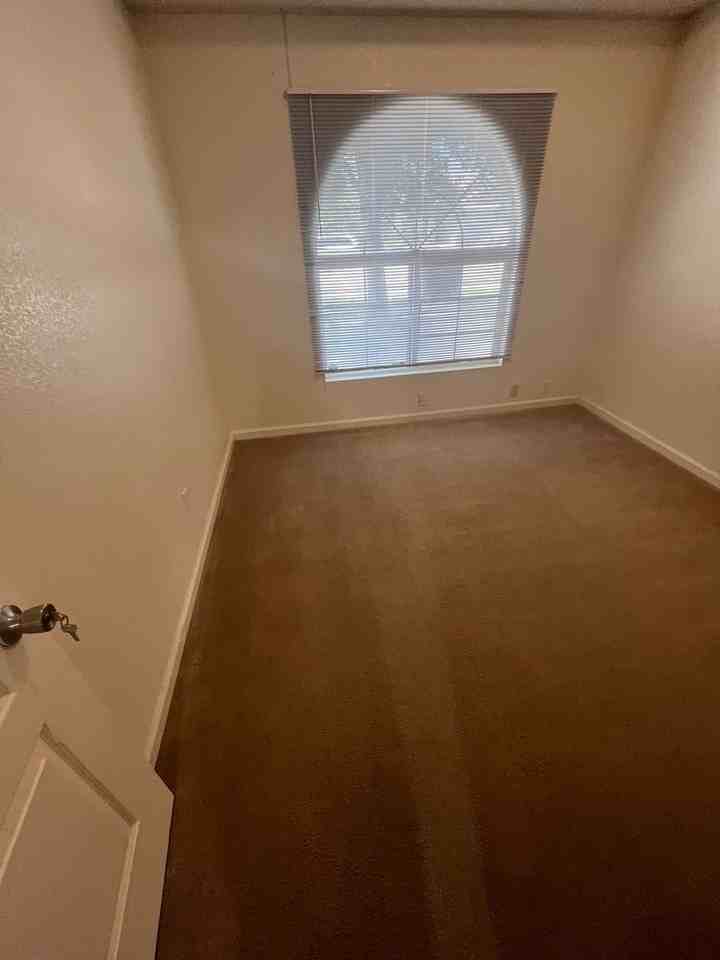 550 Castlerock Ave - Photo 7 of 20