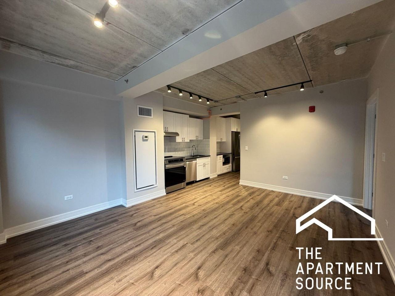 952 W Carmen Ave #305 - Photo 2 of 18
