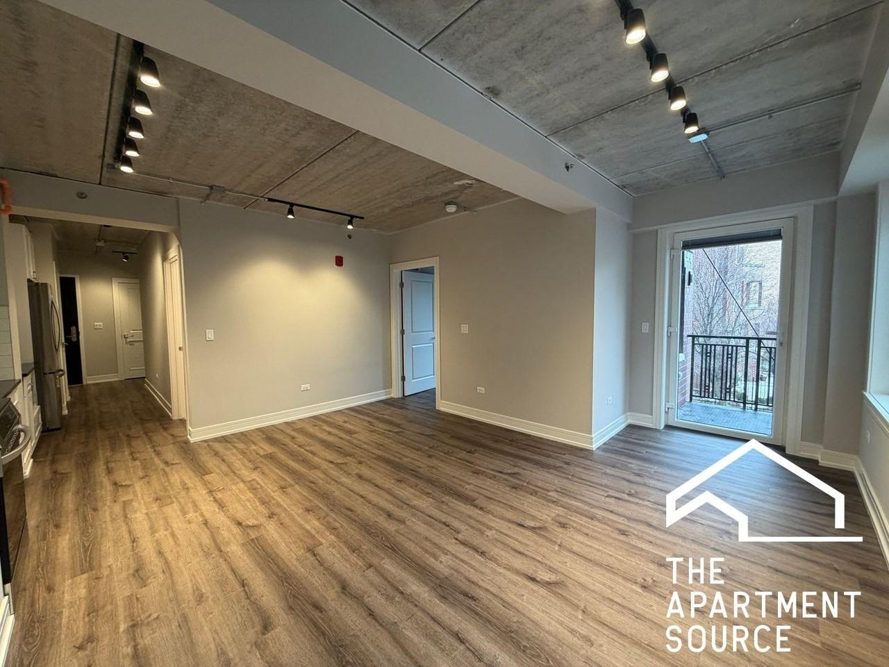 952 W Carmen Ave #305 - Photo 4 of 18