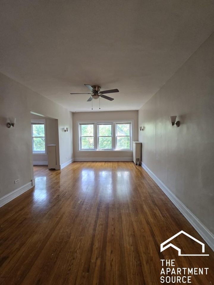 1364 W Estes Ave #2N - Photo 3 of 7