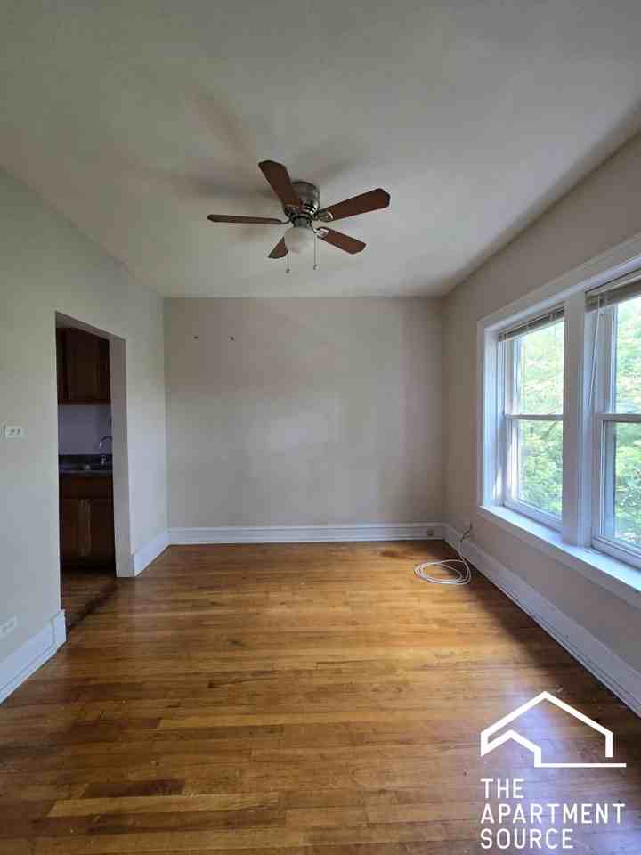 1364 W Estes Ave #2N - Photo 4 of 7