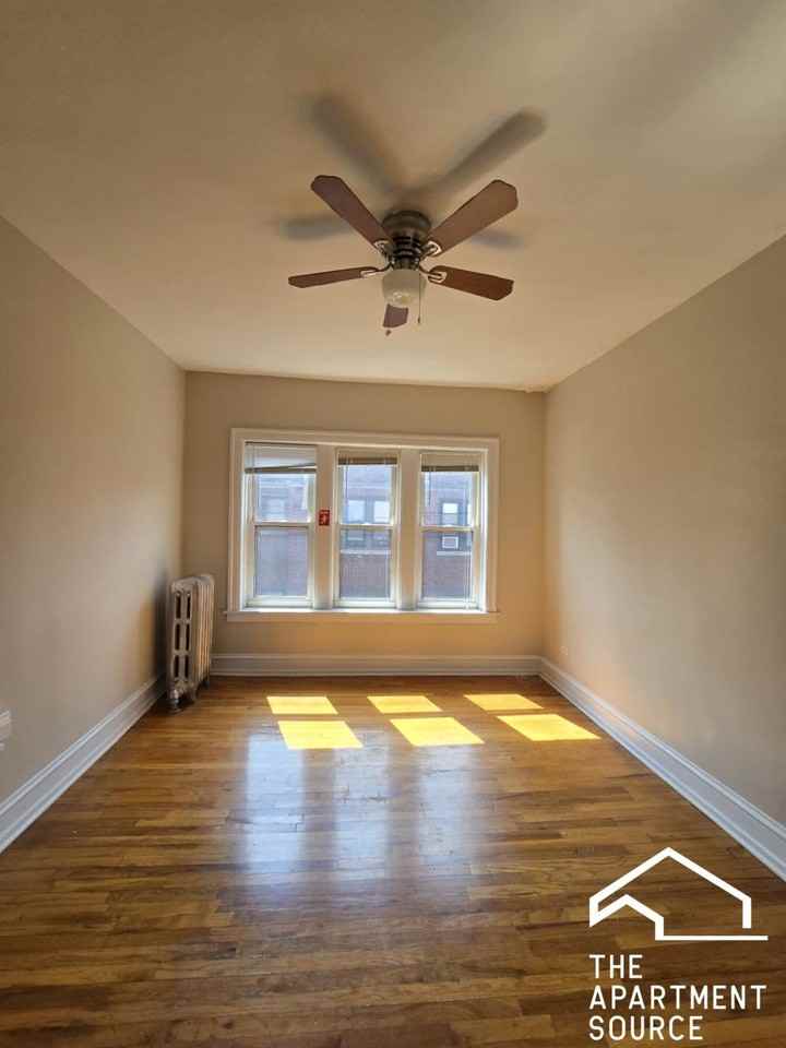 1364 W Estes Ave #2N - Photo 6 of 7