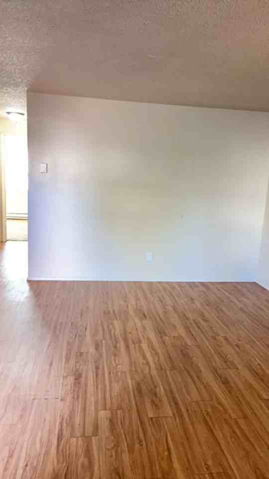 461 Se Lilly Ave Apt B - Photo 4 of 13
