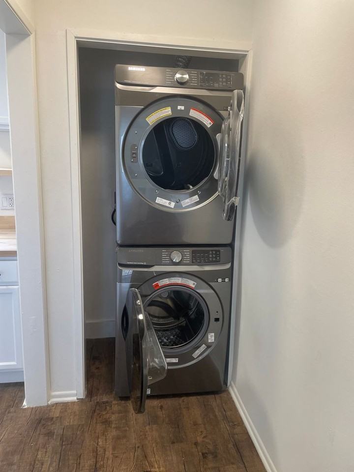 220 Bay St. - Photo 3 of 11