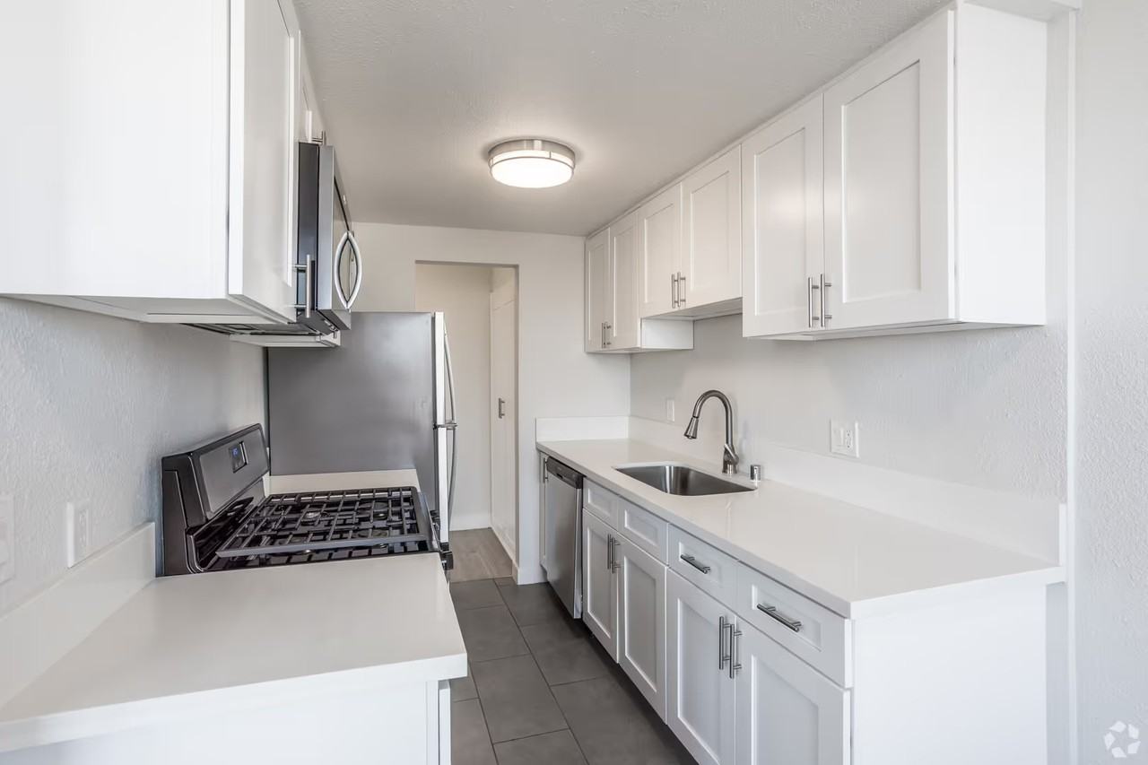 6500 Yucca Street - Photo 4 of 42