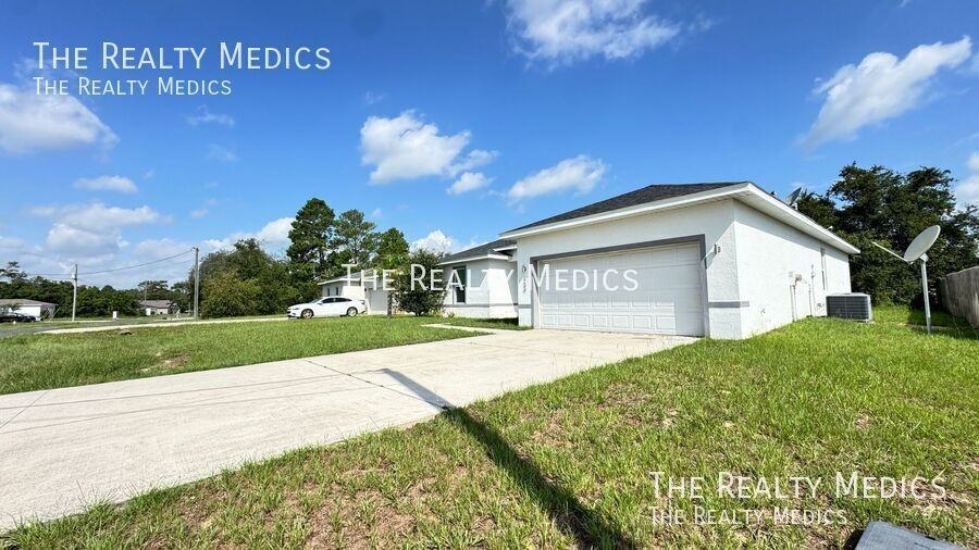 239 Hibiscus Ln - Photo 4 of 49