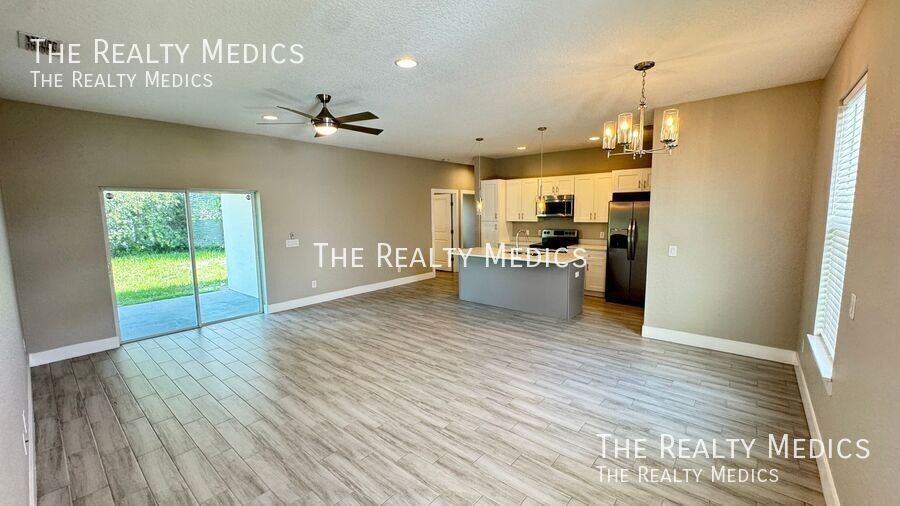 239 Hibiscus Ln - Photo 6 of 49