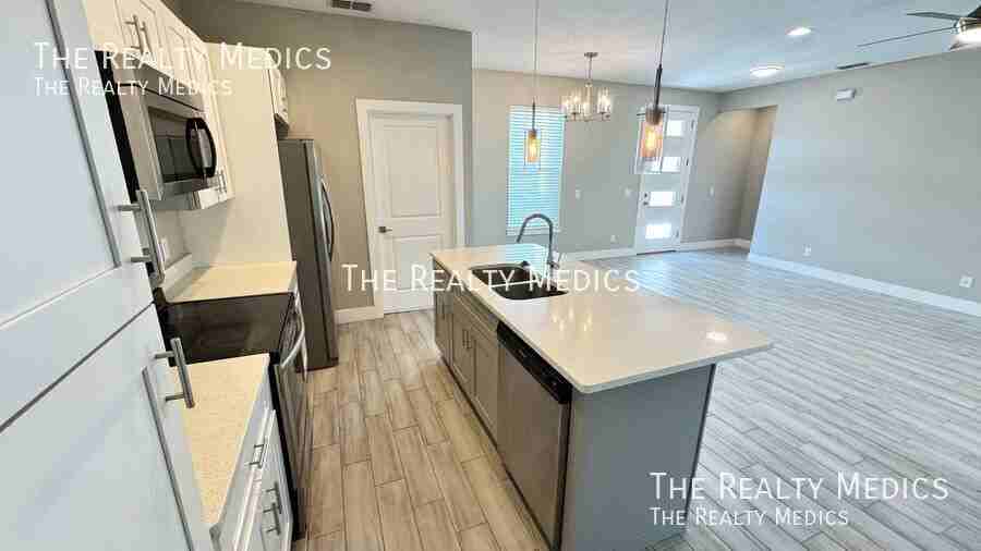 239 Hibiscus Ln - Photo 6 of 47
