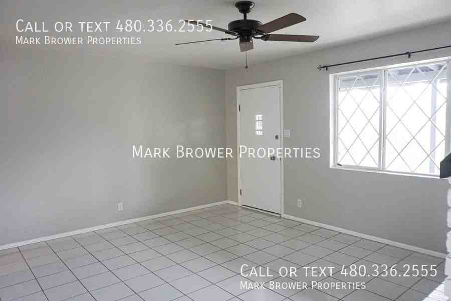 332 E Pierce St - Photo 2 of 19