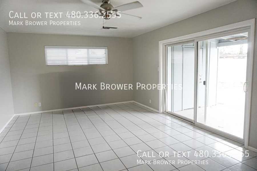 332 E Pierce St - Photo 4 of 19