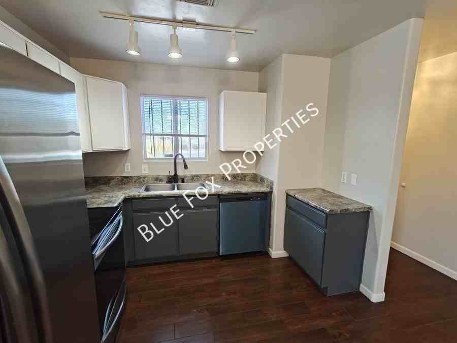 100 E Medina Rd - Photo 6 of 22