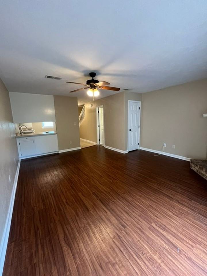 1569 Jacks Dr - Photo 5 of 35