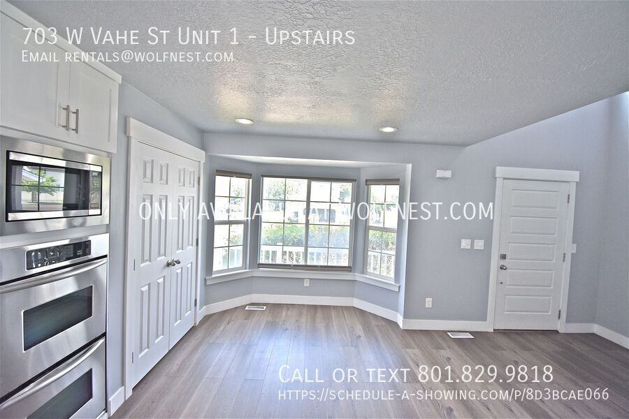 703 W Vahe St Unit 1 - Photo 4 of 37