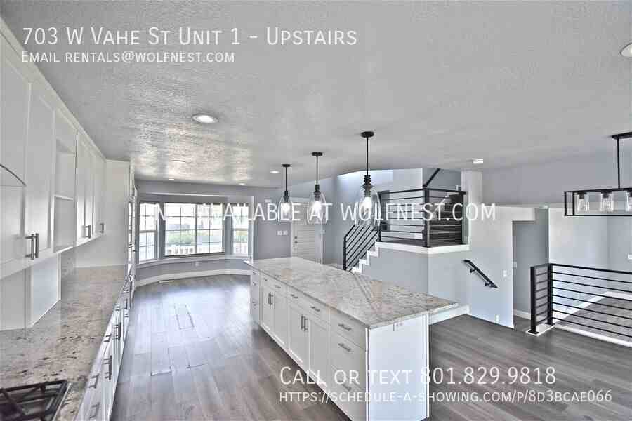 703 W Vahe St Unit 1 - Photo 5 of 37
