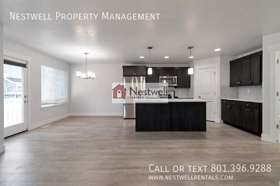 4881 W Spire Way - Photo 5 of 19